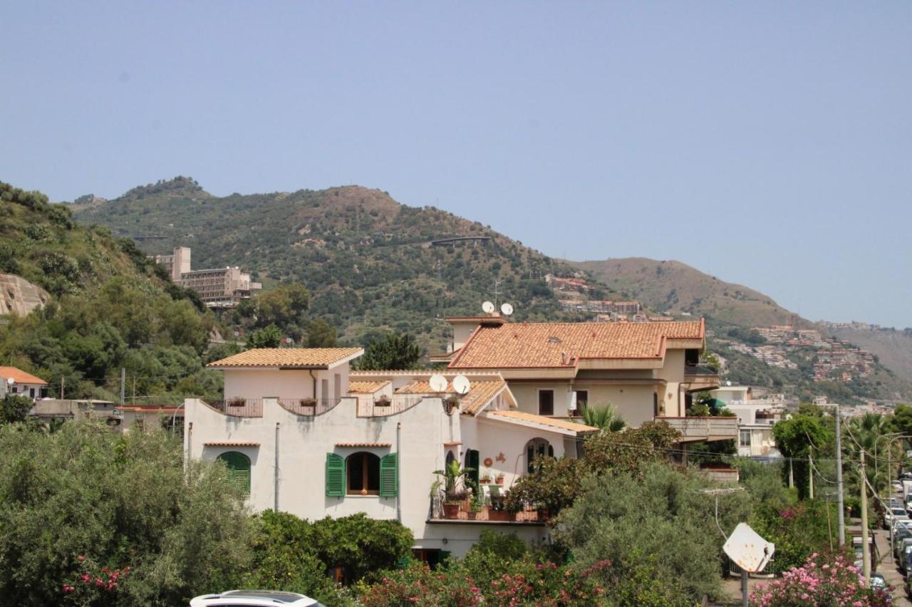 Poseidone Sea Apartment Taormina Mazzeo Ngoại thất bức ảnh