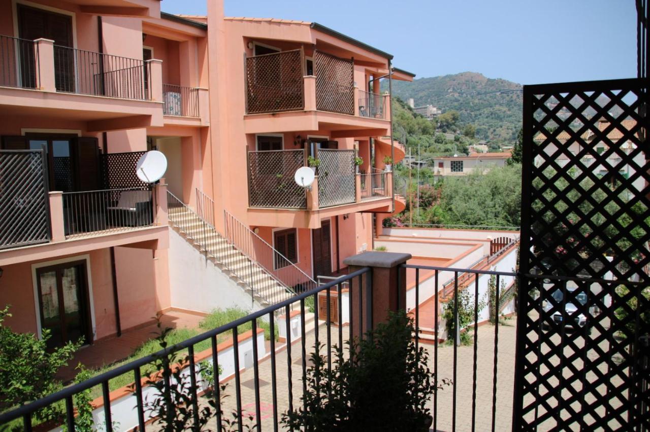 Poseidone Sea Apartment Taormina Mazzeo Ngoại thất bức ảnh