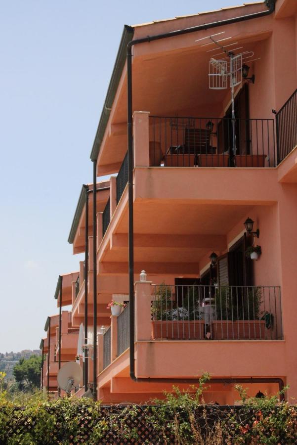 Poseidone Sea Apartment Taormina Mazzeo Ngoại thất bức ảnh