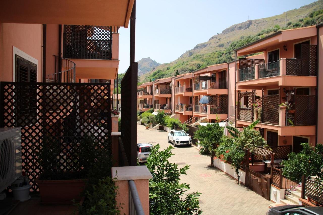 Poseidone Sea Apartment Taormina Mazzeo Ngoại thất bức ảnh